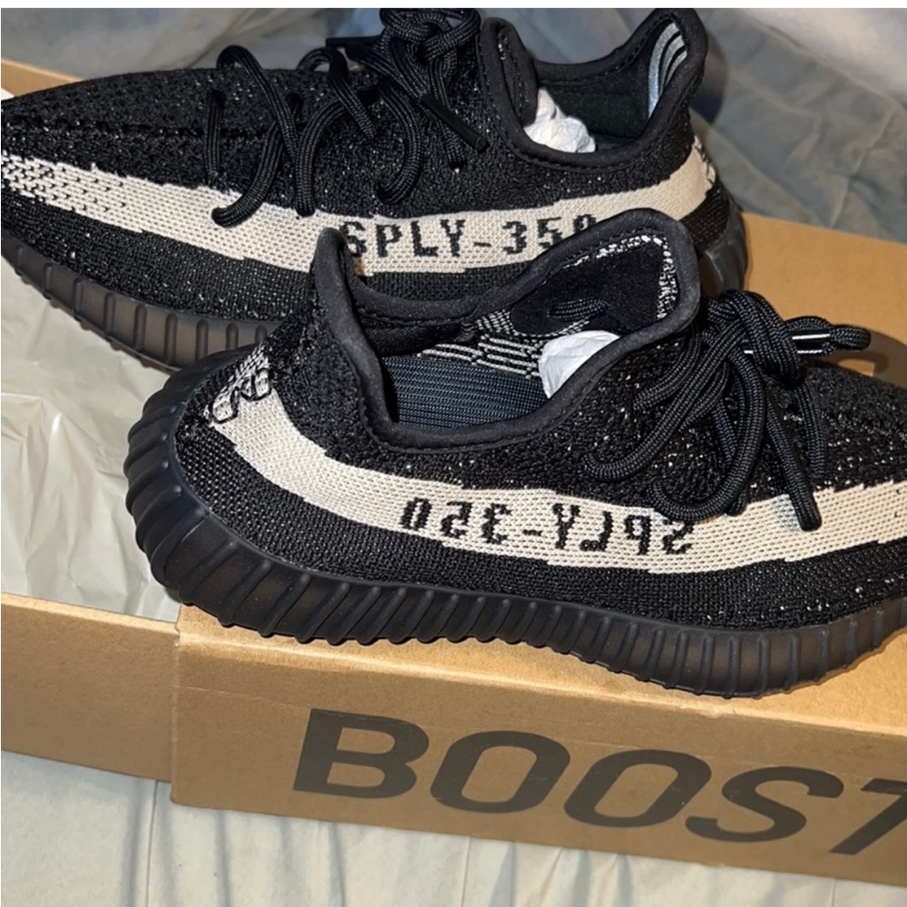BRAND NEW IN BOX NEVER WORN OR TRIED ON!! Yeezy Boost 350 V2